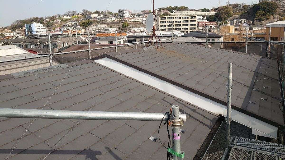 横浜市南区 25年以上2階戸建て屋根カバー工事